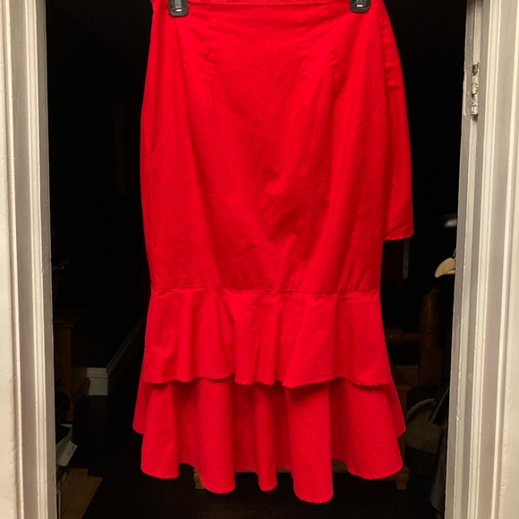(3 for $50) Gently Worn Fit & Flare Skirt, size XS - Picture 2 of 6